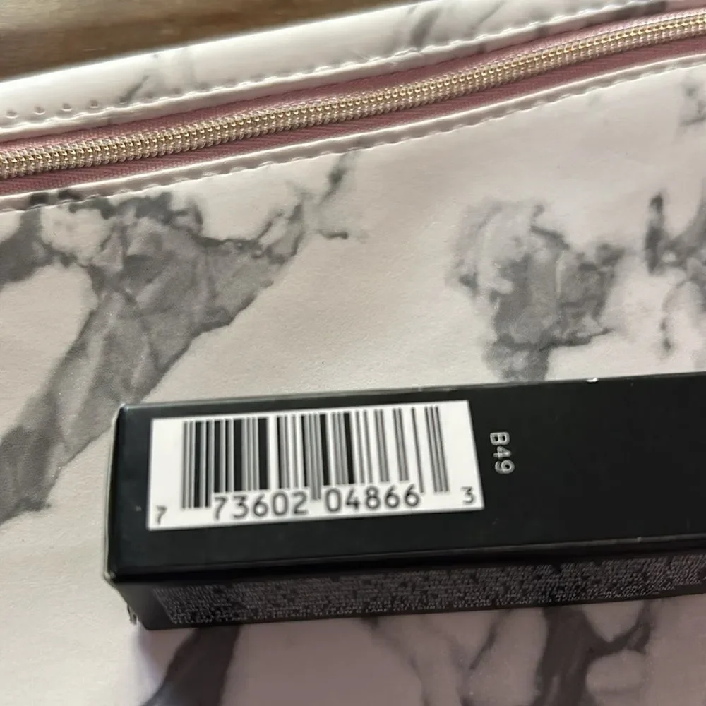 Mac New in the box full size lipstick chilli color Ipsy bag